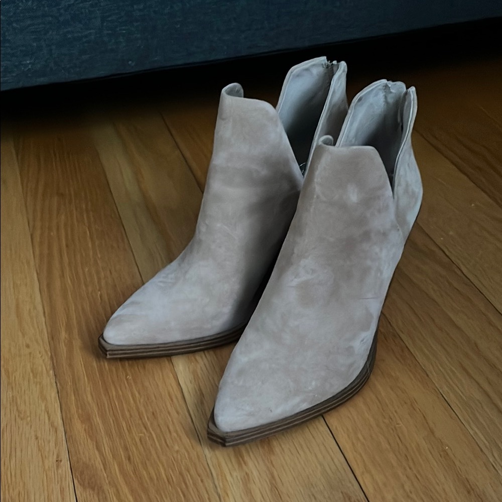 Vince Camuto Women's Tan Ankle Boots